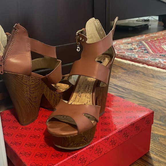 guess shoes, size 6, good condition - Picture 2 of 2